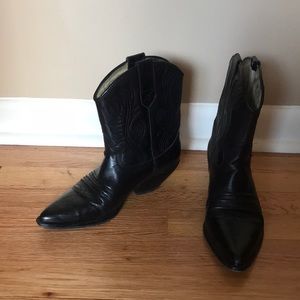 Guess black leather short cowgirl boots
